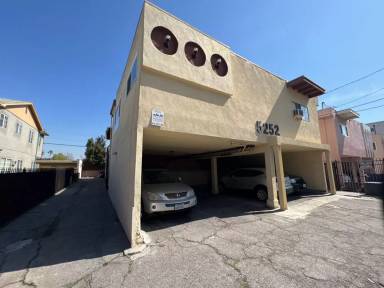 Main picture of 5252 Cahuenga Blvd