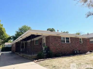 Main picture of 528 N Fountain St