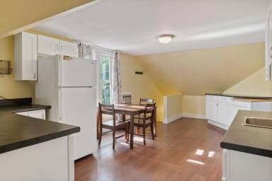 Main picture of 109 Woodford St
