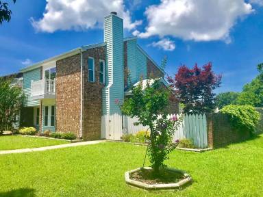 Main picture of 153 S Comanche Cluster