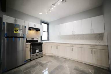 Main picture of 137 Myrtle Ave