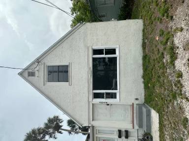 Main picture of 304 Washington St