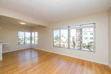 Main picture of 230 Orange St