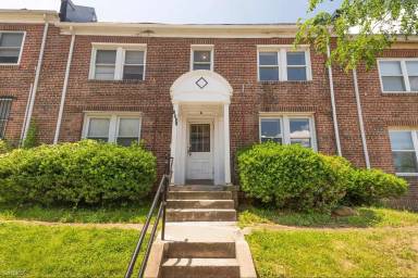 Main picture of 1231 Meigs Pl NE