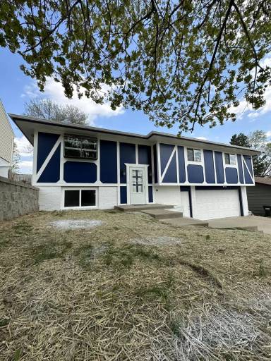 Main picture of 4506 Springfield St