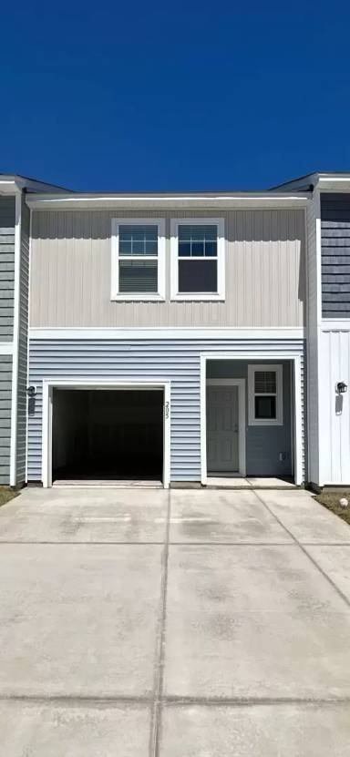 Main picture of 205 Trumpet Vine Dr
