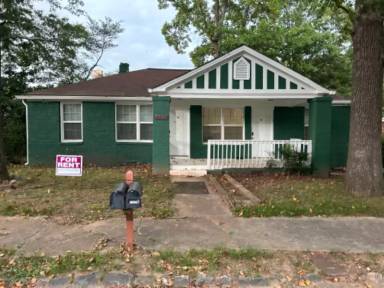 Main picture of 2295 Dauphine St