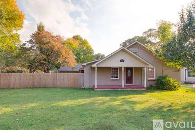 Main picture of 1434 Oakwood Ave NE