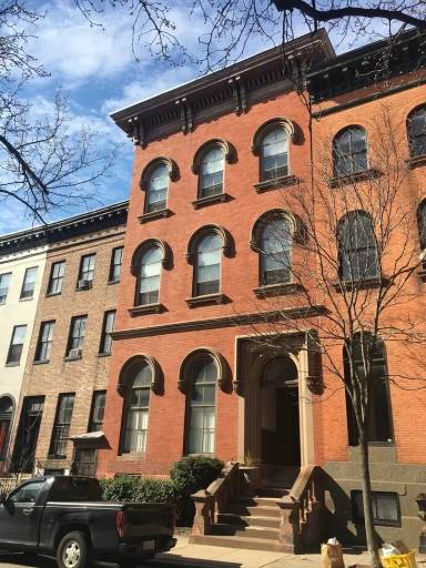 Main picture of 920 Saint Paul St
