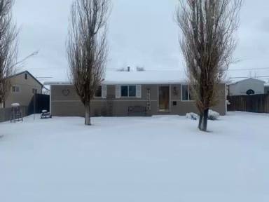 Main picture of 1914 Laramie Ave