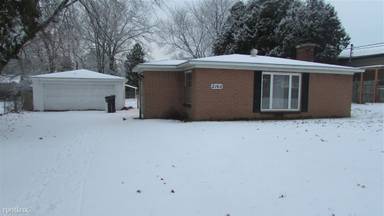 Main picture of 2163 3 Mile Rd NE