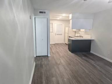Main picture of 2347 Horne Ave