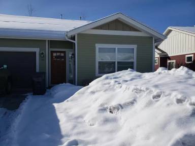 Main picture of 301 S Hanley Ave