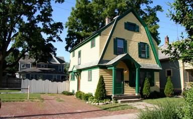 Main picture of 214 Houston Pl