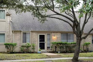 Main picture of 6604 Montauk Dr