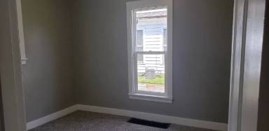Main picture of 833 S Washington St