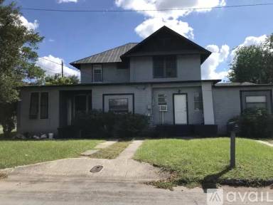 Main picture of 704 W Magnolia St