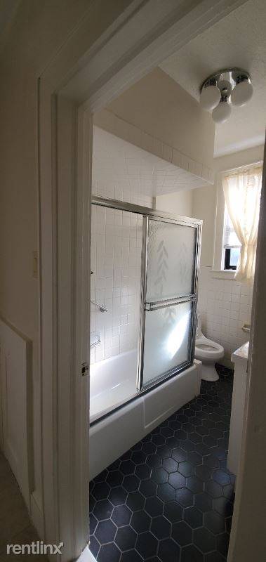 Main picture of 1262 Valley Rd