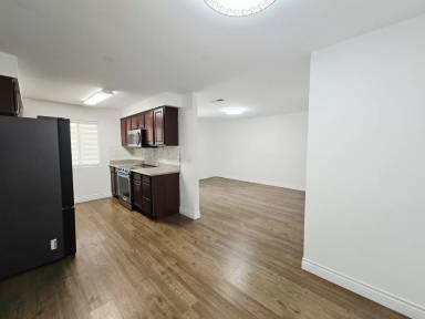 Main picture of 5081 River Glen Dr