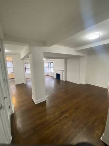 Main picture of 20 Fifth Avenue Apartments
