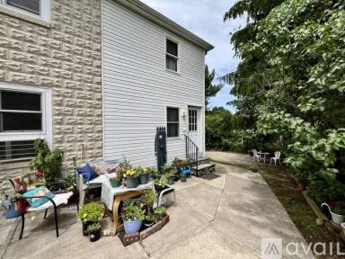 Main picture of 735 Fisher Ave