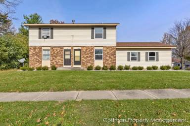 Main picture of 2511 Ridgefield Dr NE