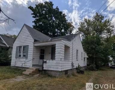 Main picture of 812 W Macqueen Ave