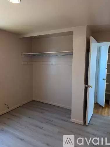 Main picture of 252 S Julian St
