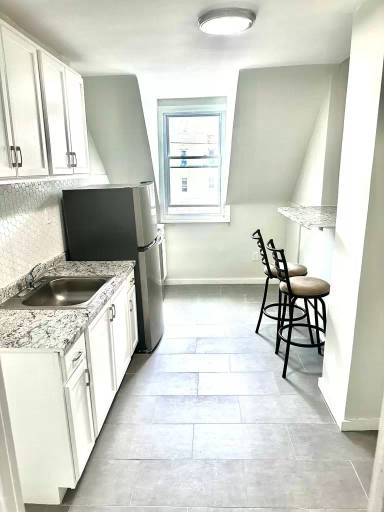 Main picture of 82 Maple St