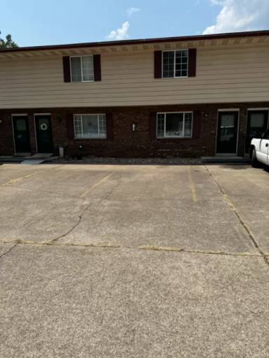 Main picture of 111 Oakwood Rd
