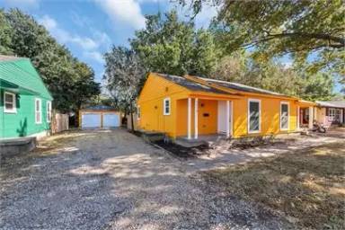 Main picture of 1113 S Davis Dr