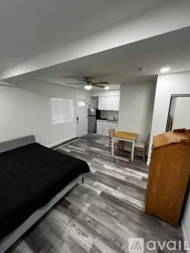 Main picture of 809 Diamond Dr