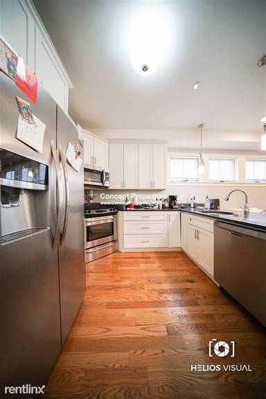 Main picture of 2761 Washington St