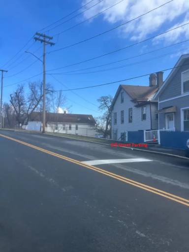 Main picture of 296 Saratoga St