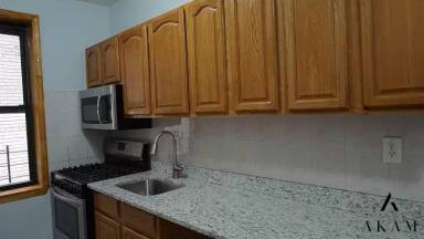 Main picture of 35-42 94TH - B4