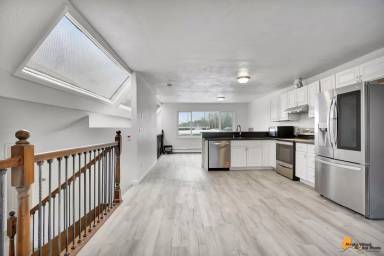 Main picture of 4011 Turnagain Blvd E