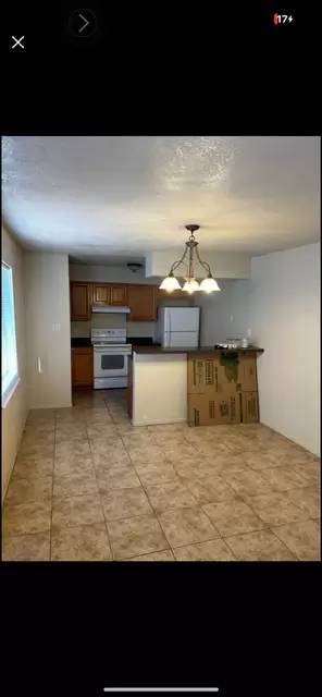 Main picture of 1211 W 20th Pl