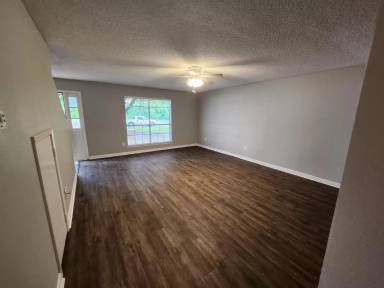 Main picture of 8395 Willow Bend Dr