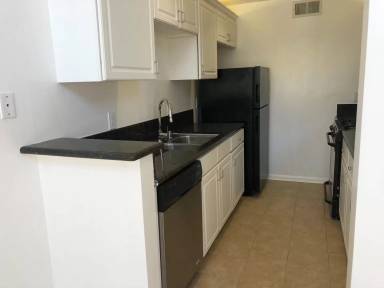 Main picture of 21529 Saticoy St