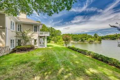 Main picture of 11 Hamilton Woods Ct