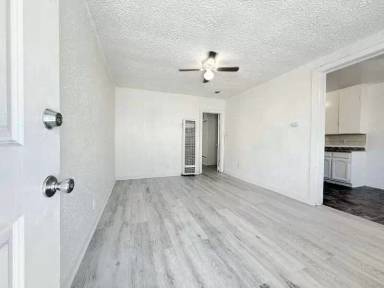 Main picture of 8508 1/4 S San Pedro St