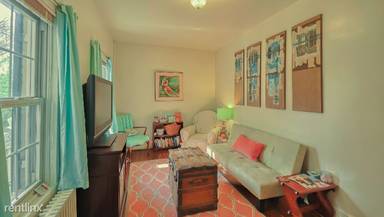 Main picture of 208 E 3rd St