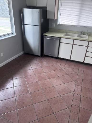 Main picture of 1700 Tudor Dr