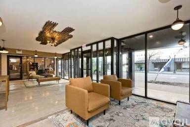 Main picture of 5536 N Sheridan Rd