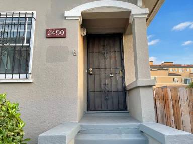 Main picture of 2450 Parker St