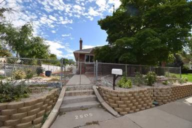 Main picture of 2505 S Highland Dr