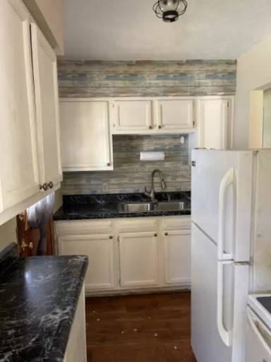 Main picture of 1175 W 3rd St