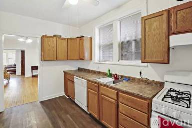 Main picture of 5015 N Springfield Ave