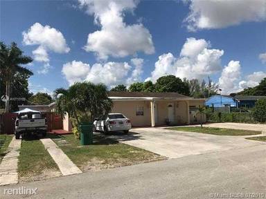Main picture of 5850 SW 58th Ter