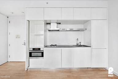 Main picture of 70 W 45th St